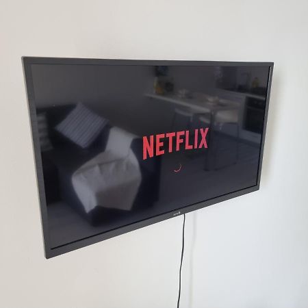 Super Modern Beachfront 1 Bedroom - Sleeps 4 레메소스 외부 사진