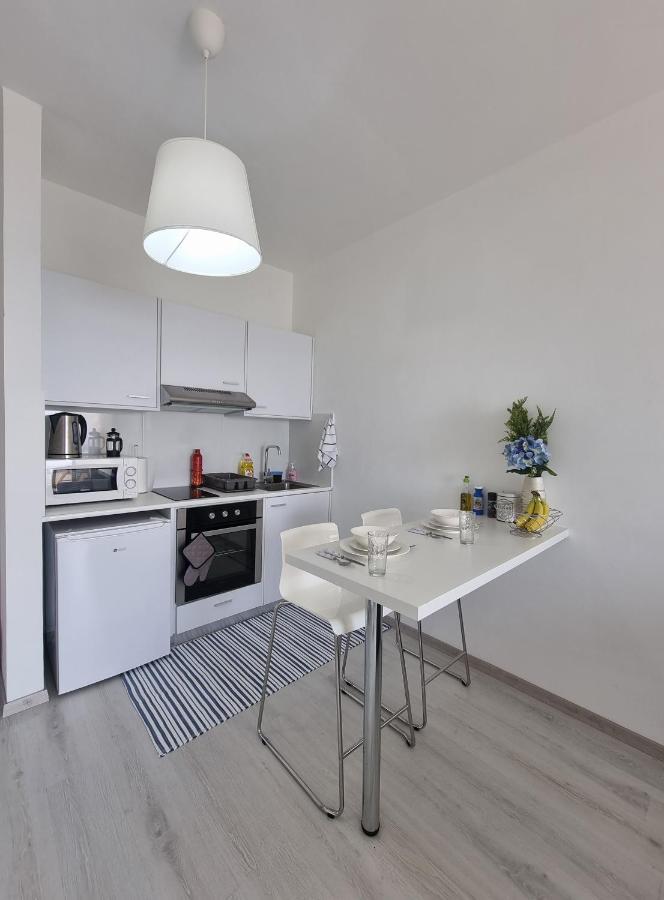 Super Modern Beachfront 1 Bedroom - Sleeps 4 레메소스 외부 사진