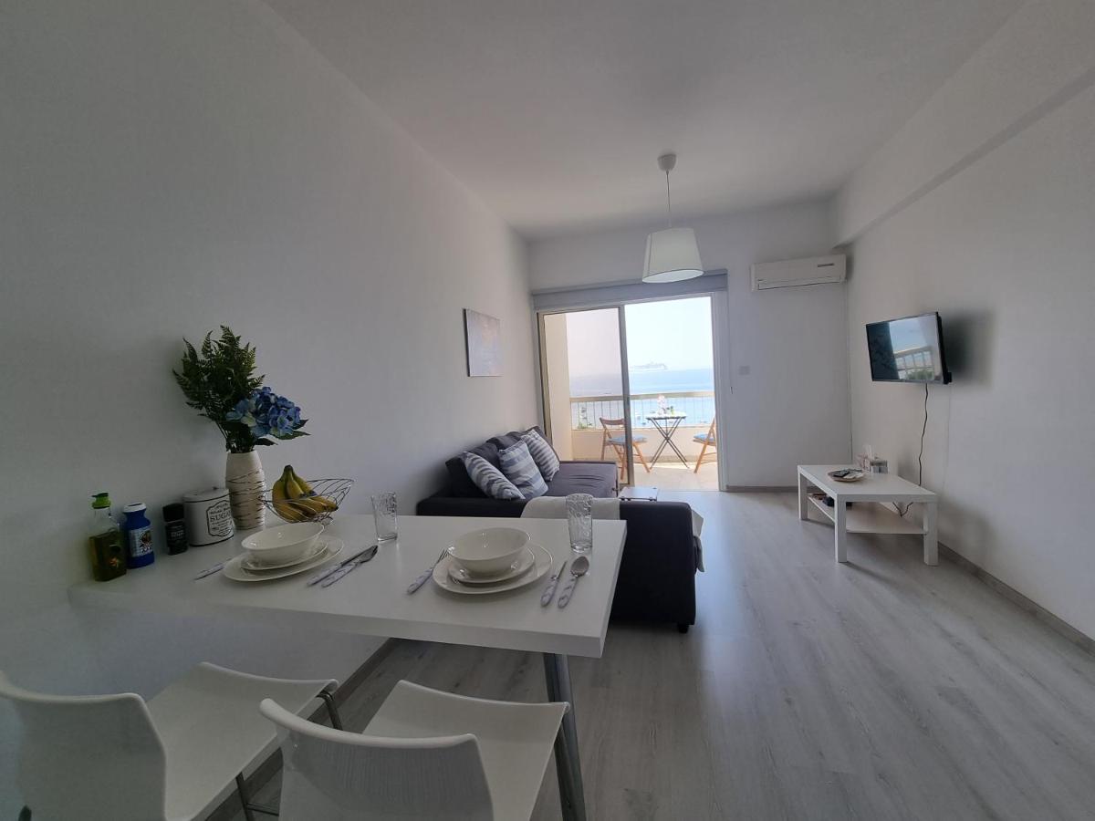 Super Modern Beachfront 1 Bedroom - Sleeps 4 레메소스 외부 사진