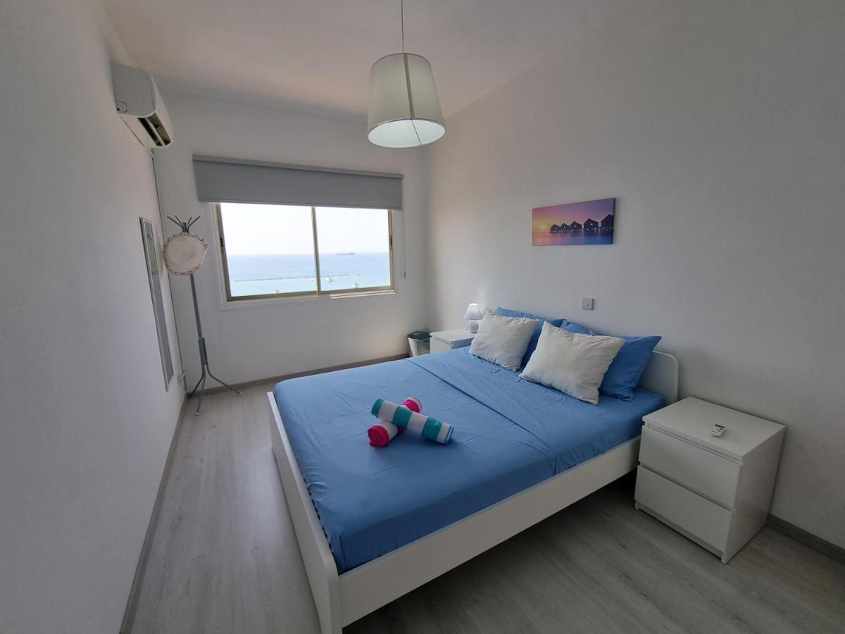 Super Modern Beachfront 1 Bedroom - Sleeps 4 레메소스 외부 사진