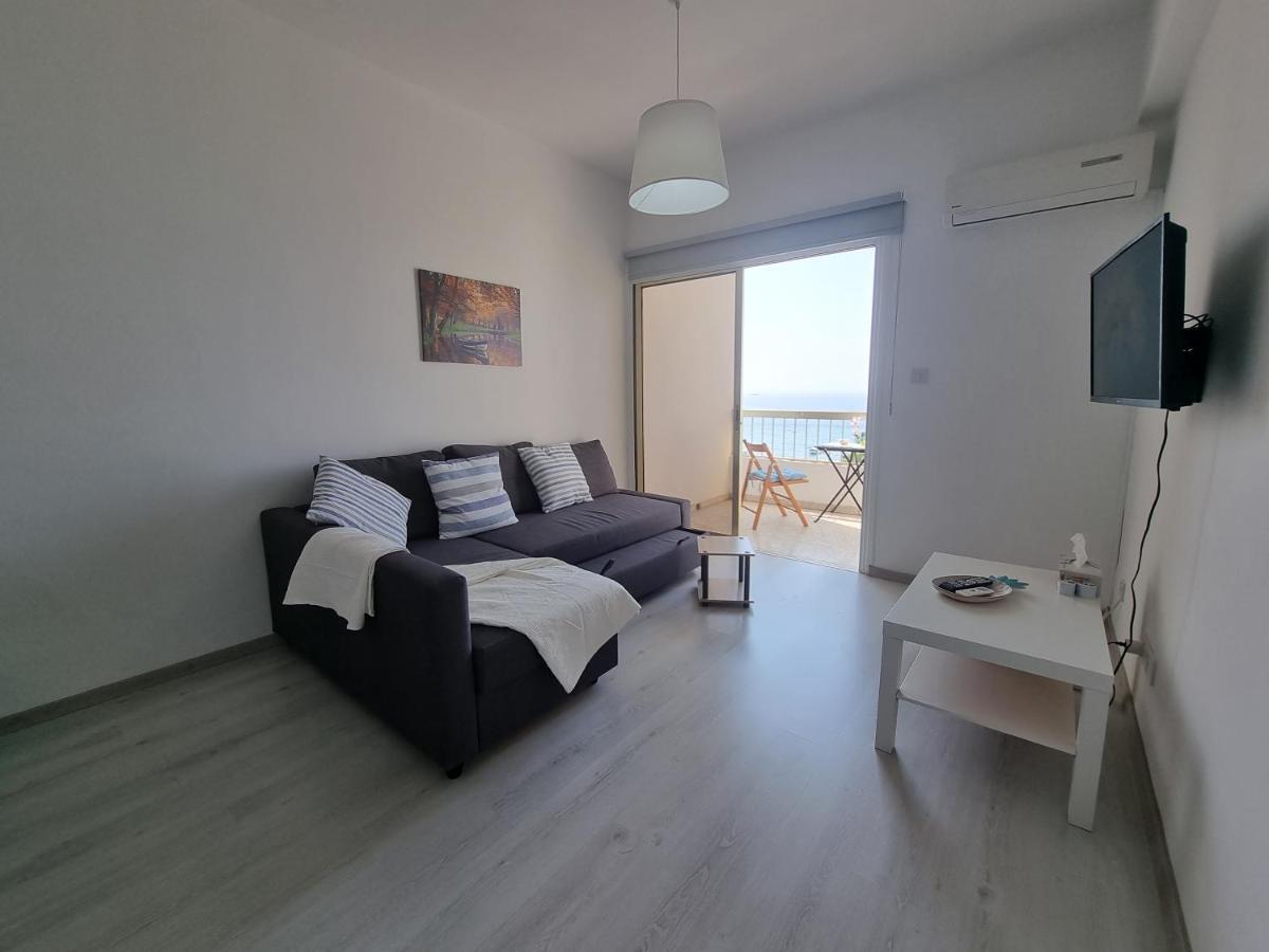 Super Modern Beachfront 1 Bedroom - Sleeps 4 레메소스 외부 사진